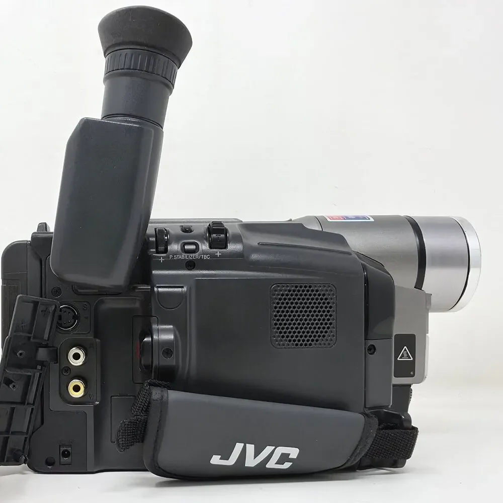 JVC GR-SXM330U Compact Super VHS Camcorder 400X Digital Zoom UNTESTED FOR PARTS